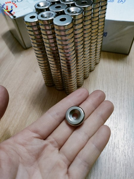 Nam châm viên D18x5mm lỗ vát 5mm