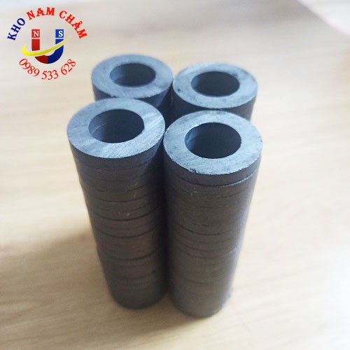 Nam châm đen 32x5 lỗ 19mm