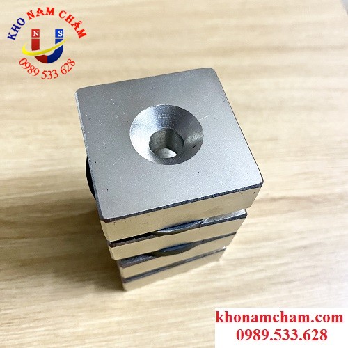Nam châm viên 45x45x15 mm có lỗ vát M10
