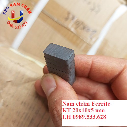 Nam châm Ferrite 20x10x5mm