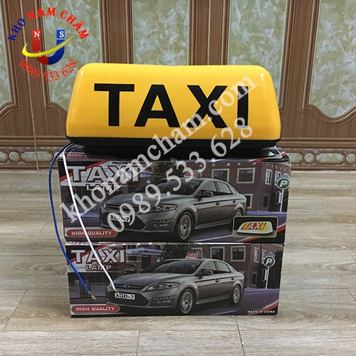 Mào taxi dù vàng