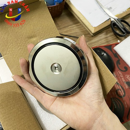 Nam châm cứu hộ D90