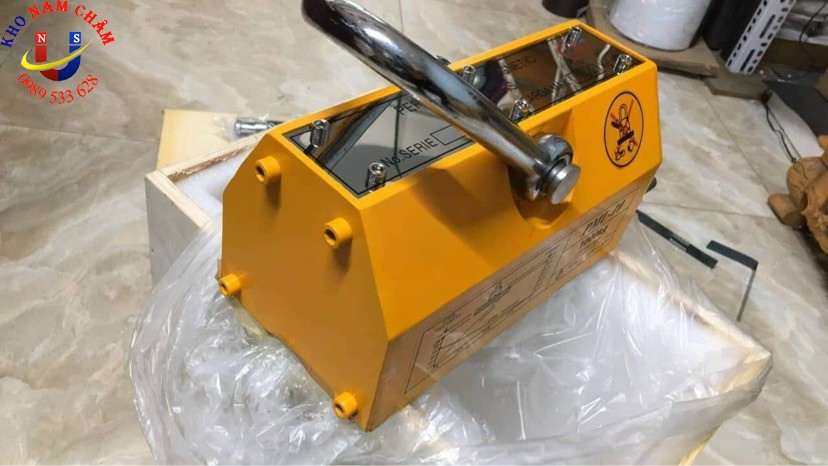Nam châm nâng tay gạt 1000kg PML