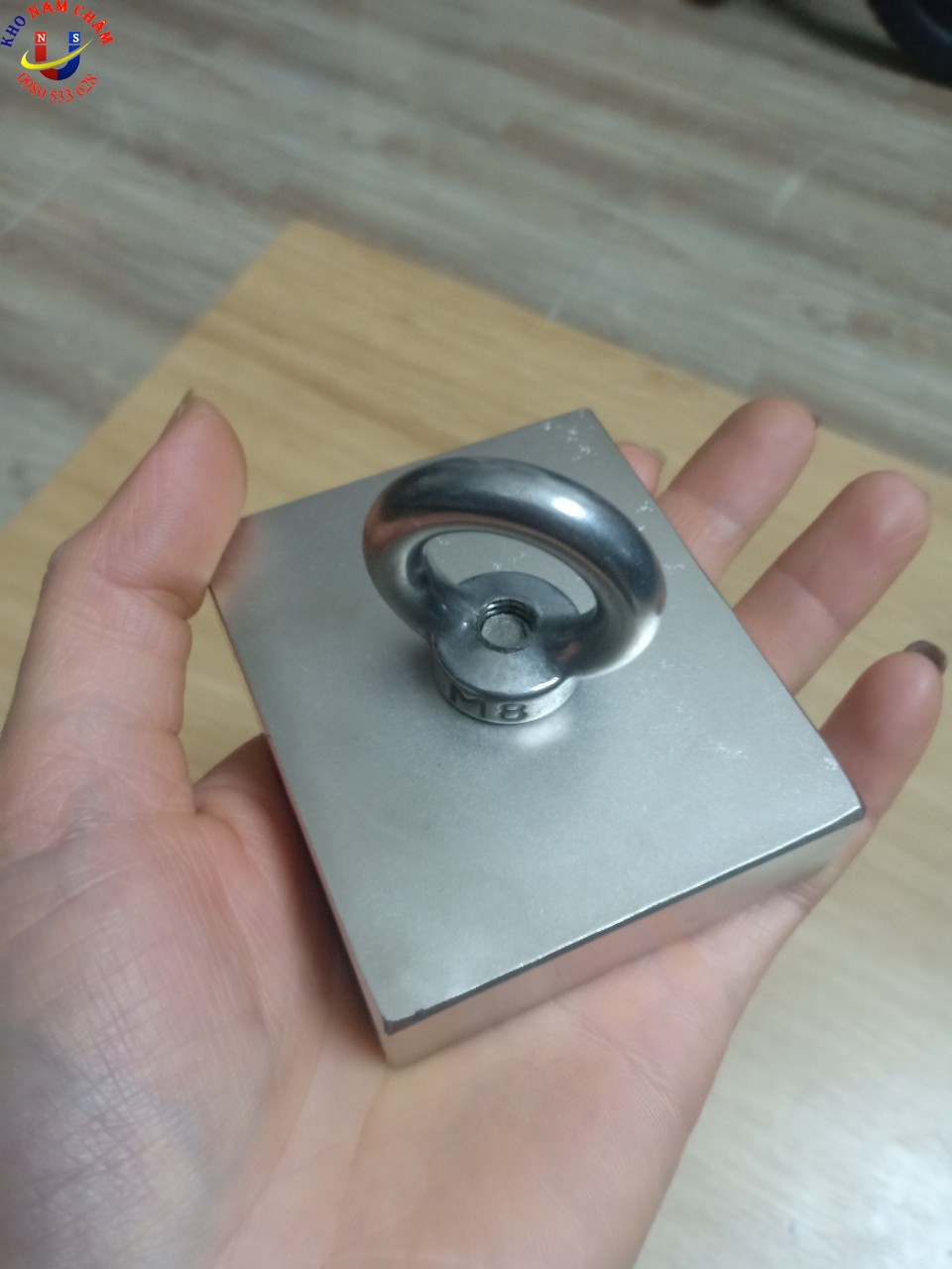 Nam châm siêu cường kích thước 70x60x20mm có lỗ vát
