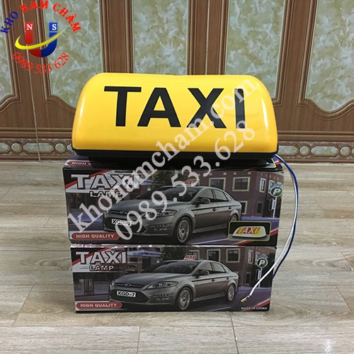 Mào taxi dù vàng