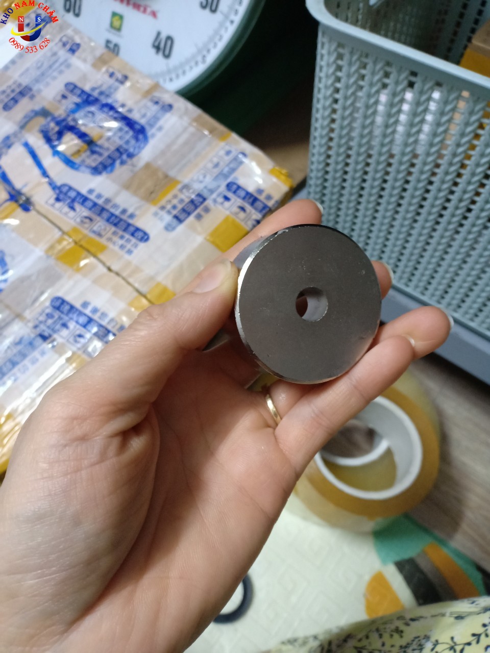 Nam châm viên D50x18 lỗ vát 10mm