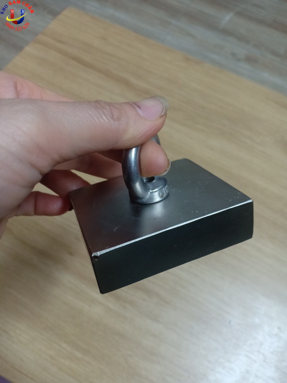 Nam châm siêu cường kích thước 70x60x20mm có lỗ vát