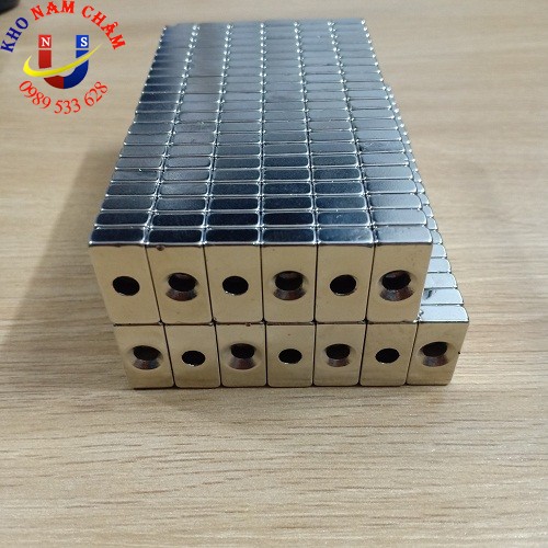 Nam châm viên 20x10x5 lỗ vát 4mm 