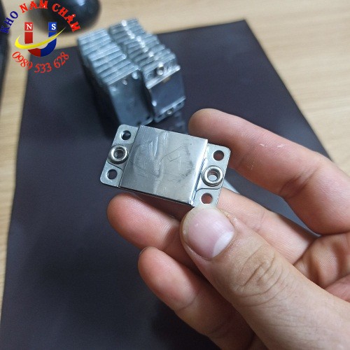 Nam châm dán hoa xe cưới loại nhỏ