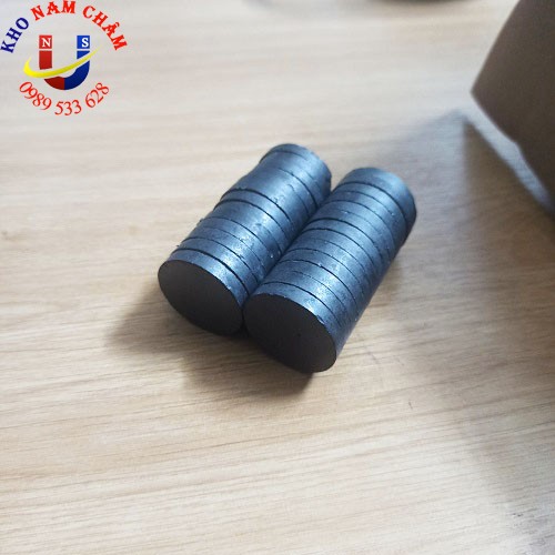 Nam châm đen 30x5mm 