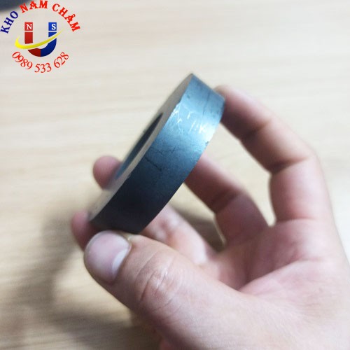Nam châm loa D70x15 lỗ 32mm