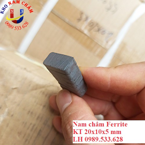 Nam châm Ferrite 20x10x5mm