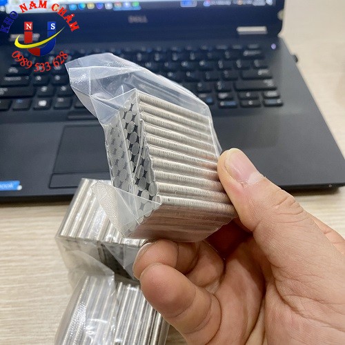 Nam châm viên D5x1mm mạ niken chịu nhiệt 350 độ C